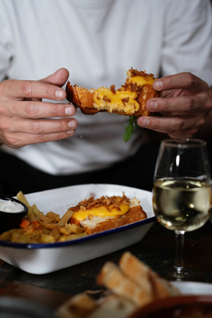 Bun brioché cheddar oignons croqué carte food Module - Photographe Culinaire Toulouse | Alba