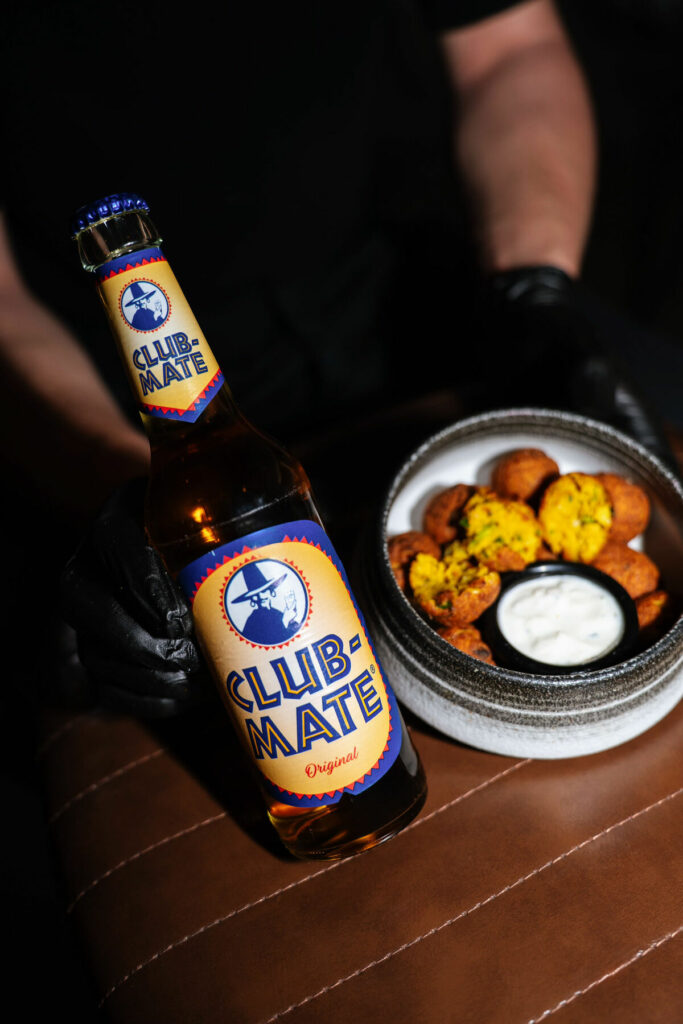 Falafels et boisson présentés par le chef restaurant bar Module Nantes - Photographe Restaurants Toulouse | Alba